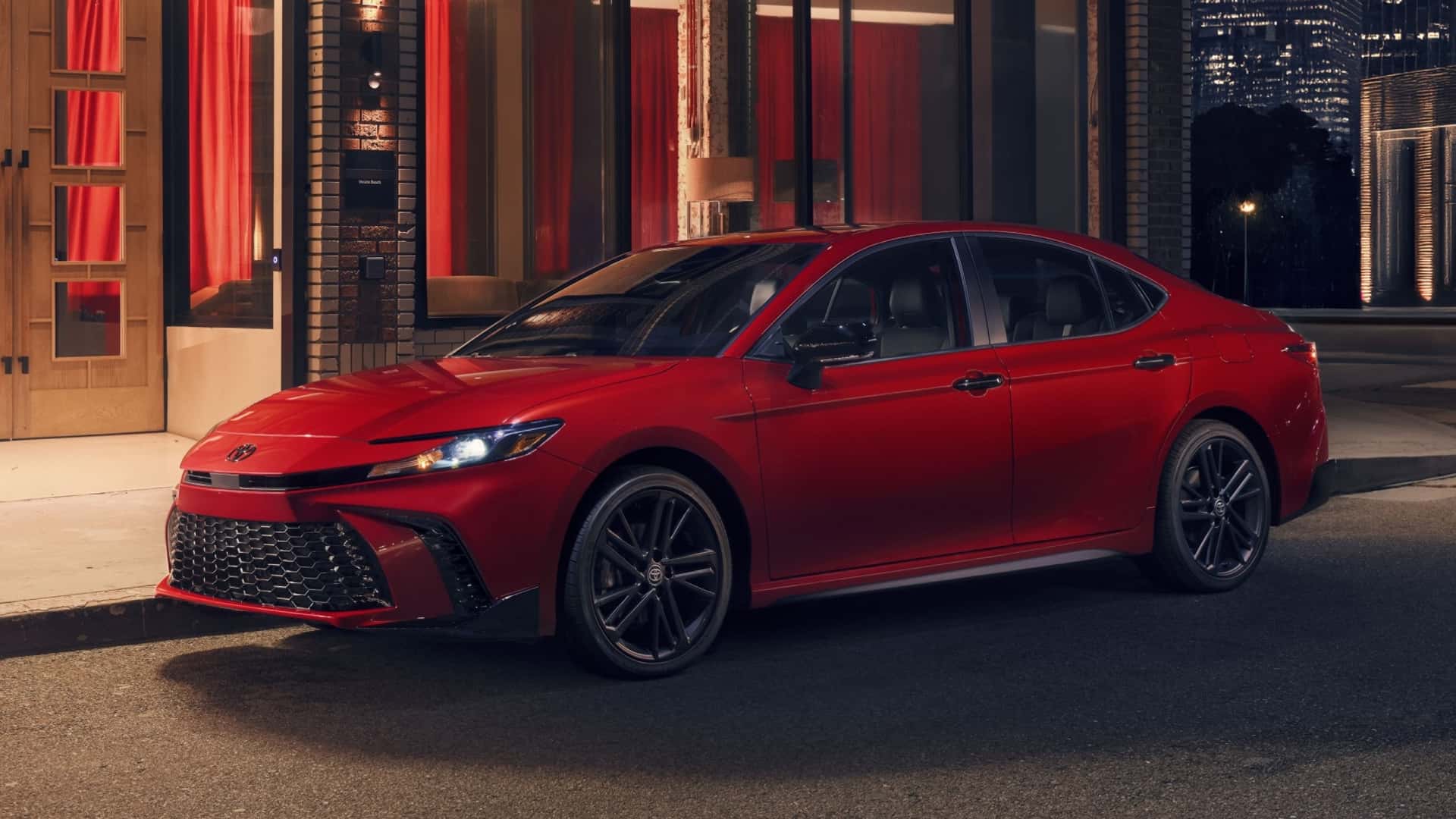 Yeniden Tanıtıldı: Toyota Camry’in Nightshade Versiyonu Artık Mevcut