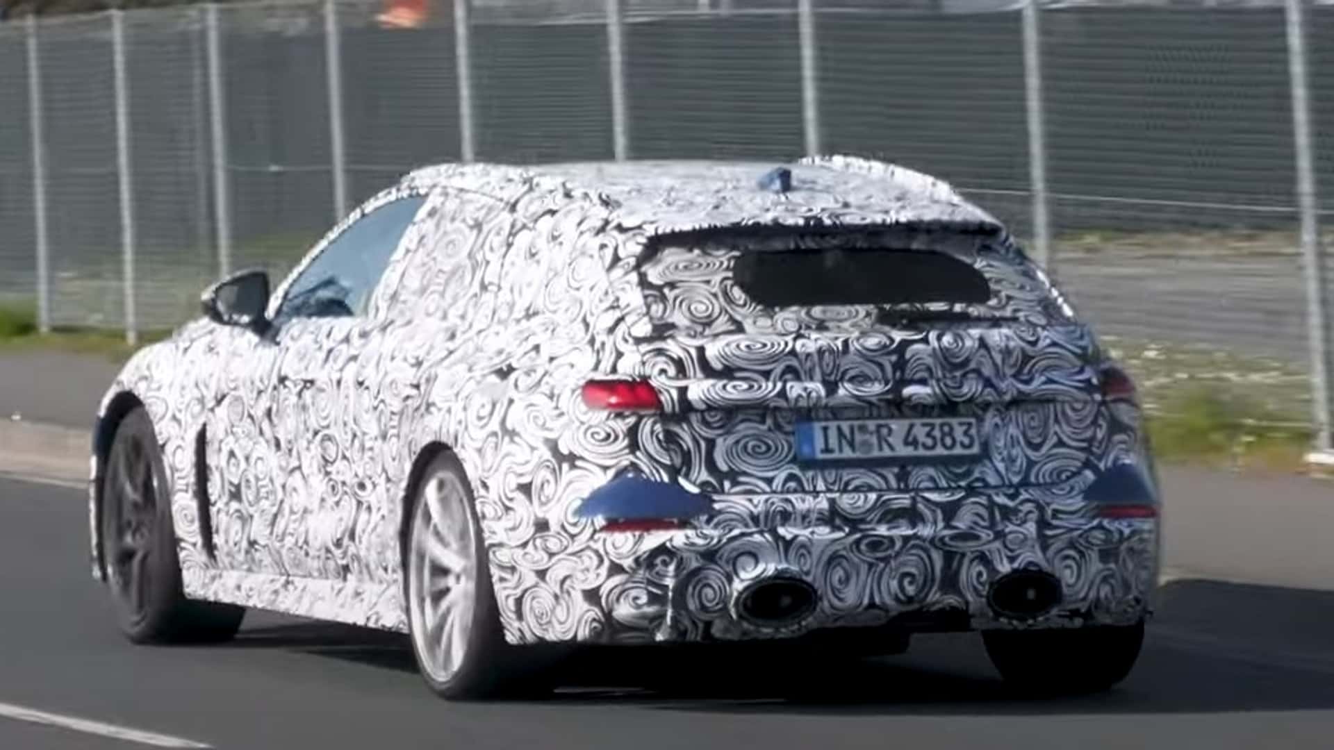 Yeni Audi RS5 prototipi, heyecan verici bir görünüme sahip