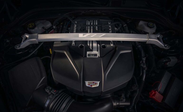 General Motors, V8 motorları için yatırım yapmaya devam ediyor.