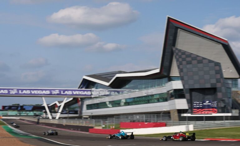 F1, F2, F3 ve F4 aynı hafta sonunda tarihlerinde ilk kez yarış yapacak.