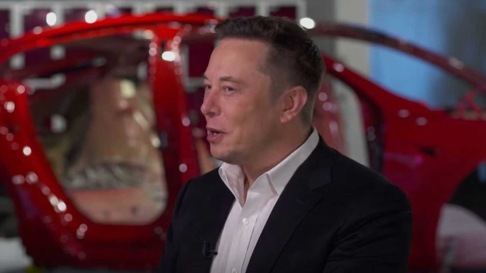 Tesla yönetimi, Elon Musk’ın kovulacağı iddialarını reddetti
