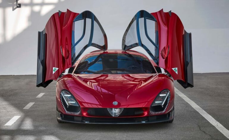 Alfa Romeo, SUV satışları artmadıkça spor otomobil geliştirmeyecektir.