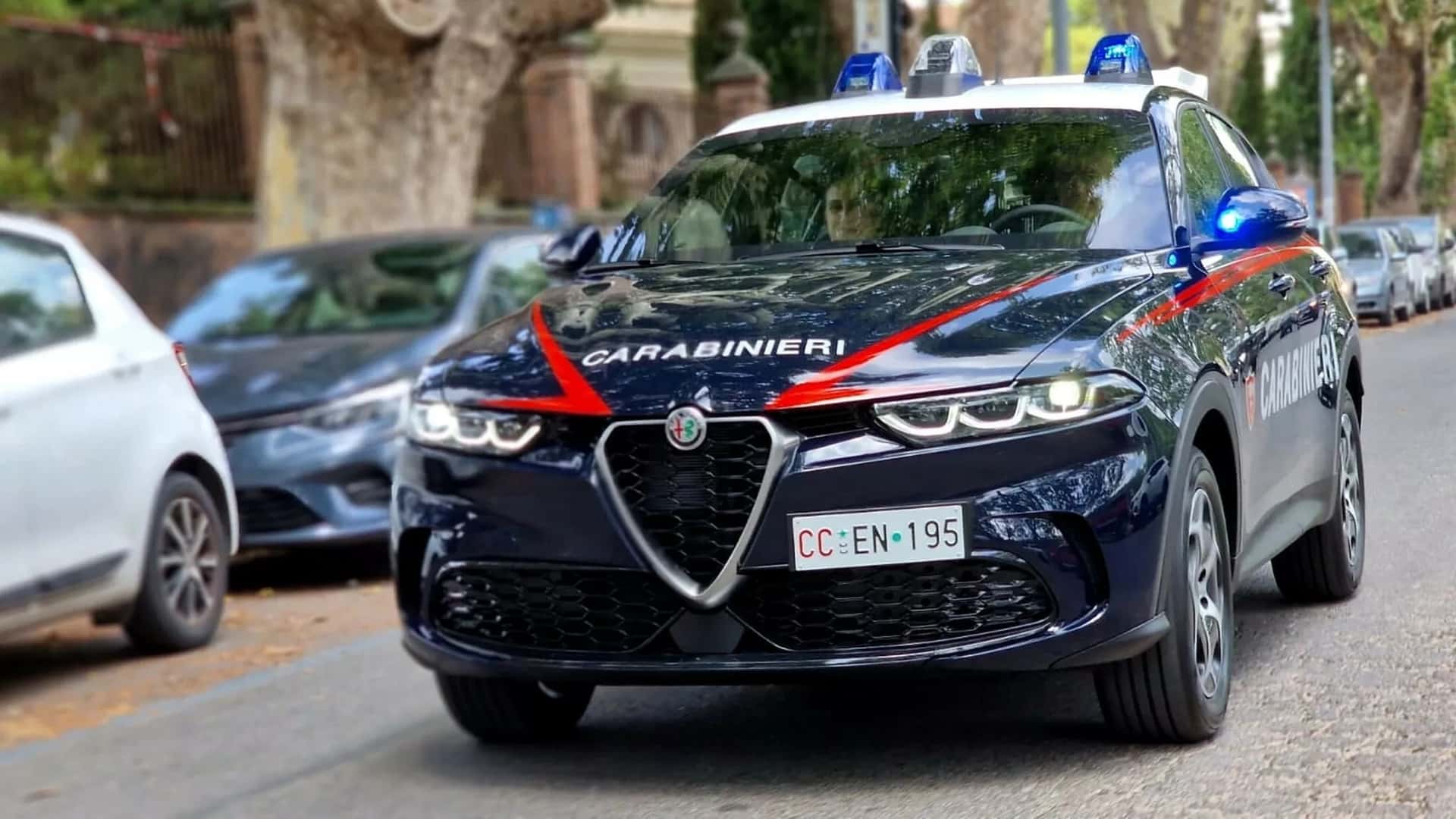İtalyan polisi, görev araçlarıyla ilgili soruşturma başlattı.