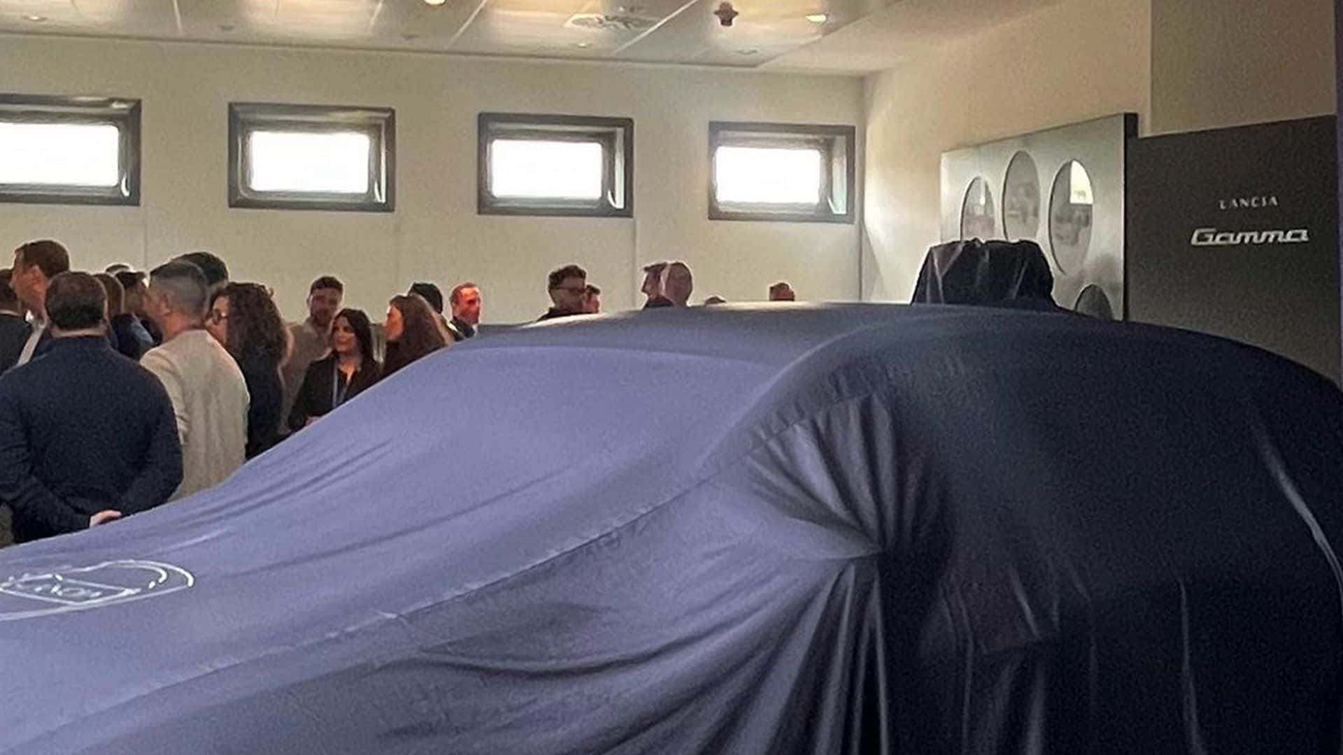 Yeni Lancia Gamma, bu kaputun altında gizleniyor
