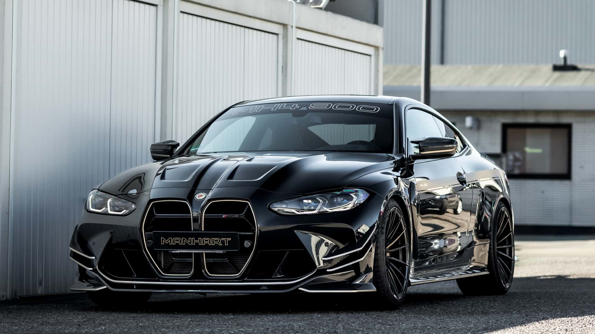 Manhart, BMW M4 modelini 922 beygir gücünde bir performans ile güçlendiriyor!