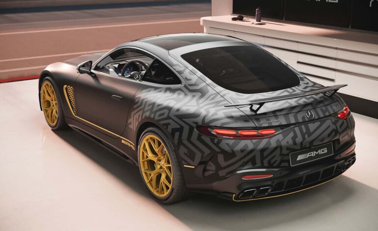 Mercedes, F1 filminden ilham alan bir AMG GT 63 modelini tanıttı.