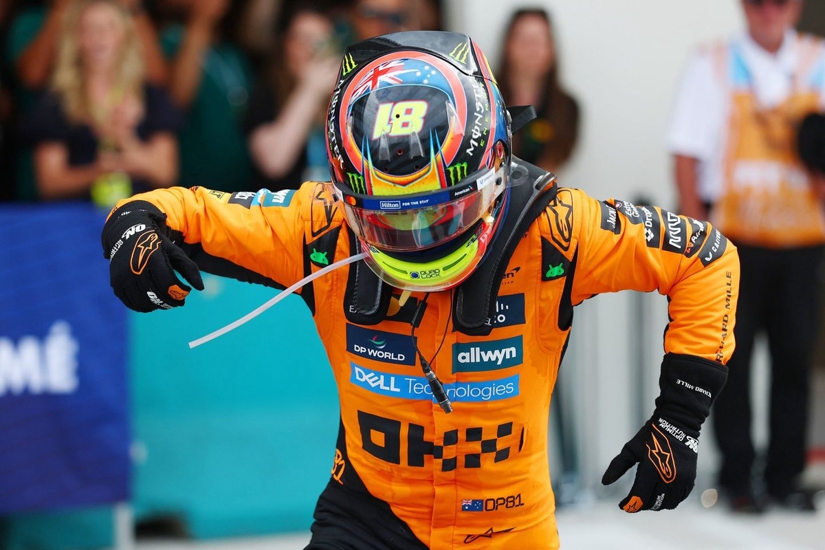 Piastri birincilik kazandı, McLaren ikinci ve üçüncü sıraları aldı, Russell ise podyumda yer aldı.