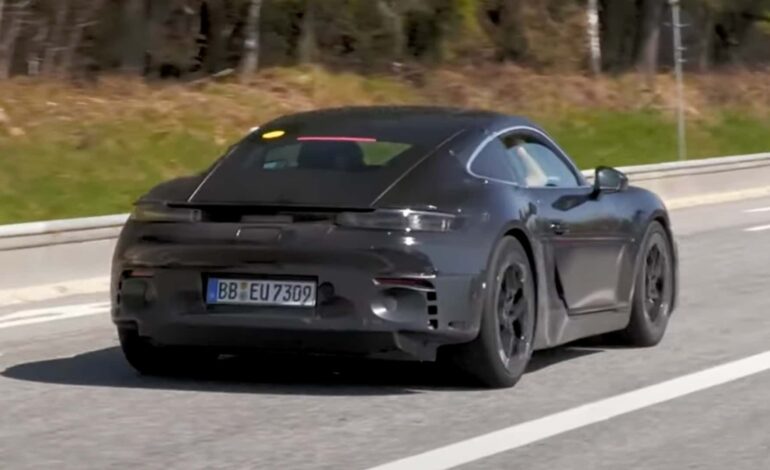 Porsche, elektrikli 718’in testlerine devam ediyor.