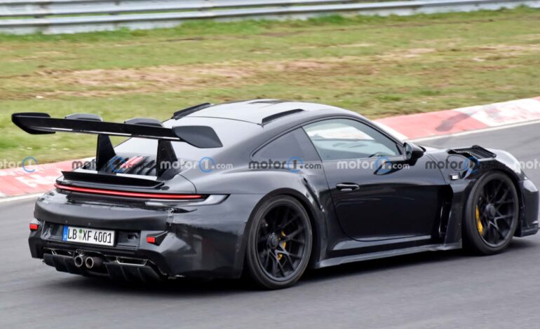 Porsche 911 GT2 RS, yakında hibrit güçlü motor seçeneği ile sunulacak.