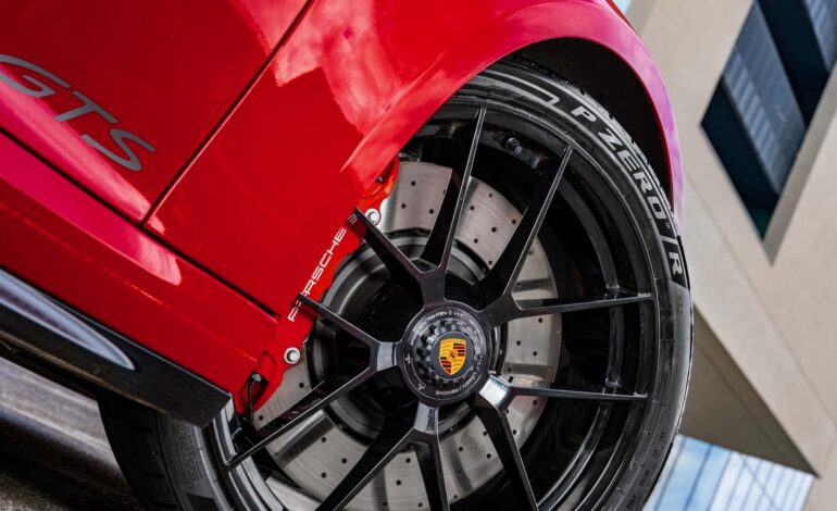 Pirelli, Porsche 911 GTS için resmi lastik tedarikçisi oldu!