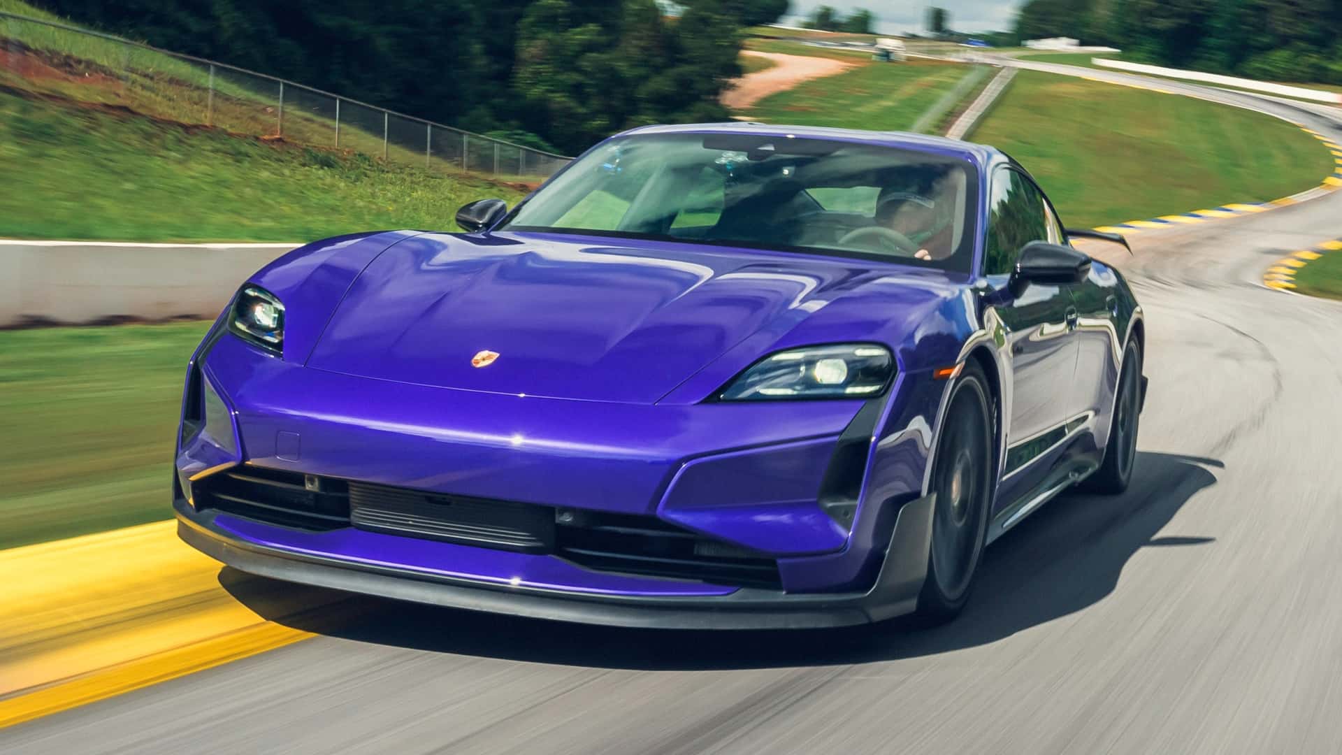 Porsche Taycan Turbo GT bir kez daha bir rekora imza attı.