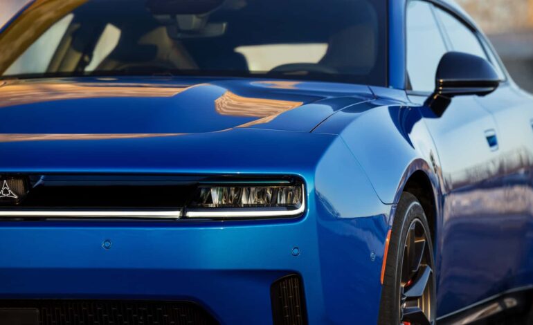Dodge Charger sahipleri, araçlarının kendiliğinden hızlandığını iddia ediyor.