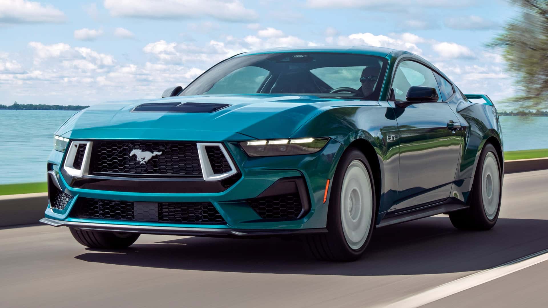 Ford Mustang, Fox Body’nin mirasını devam ettiriyor.