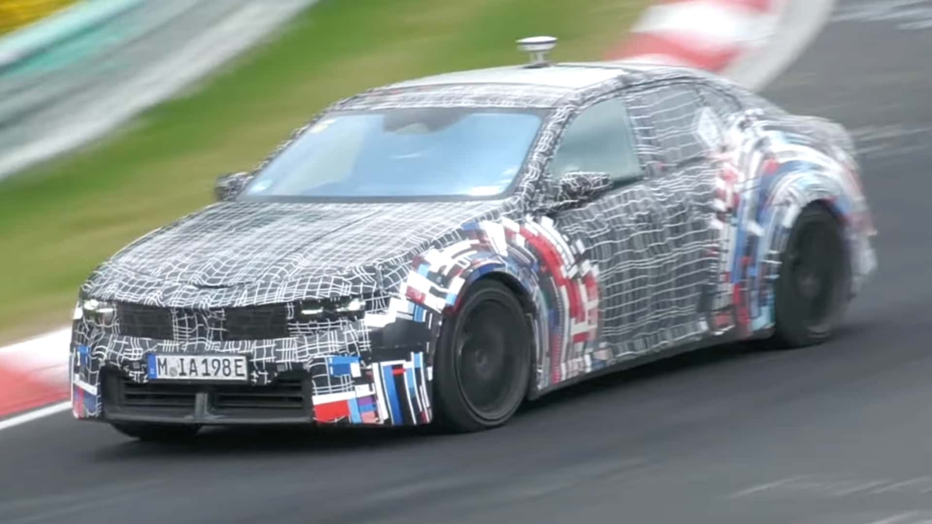 Elektrikli BMW M3, Nürburgring pistinde tur atıyor