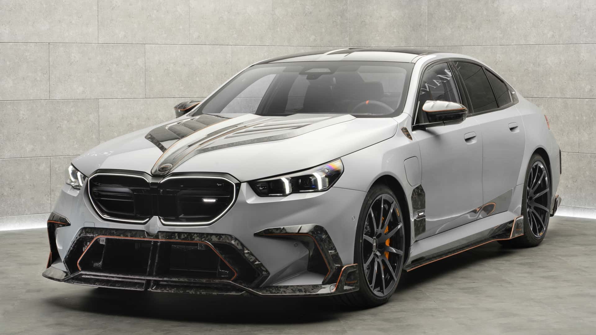 Mansory, BMW M5’i karbon fiber ile modifiye ediyor