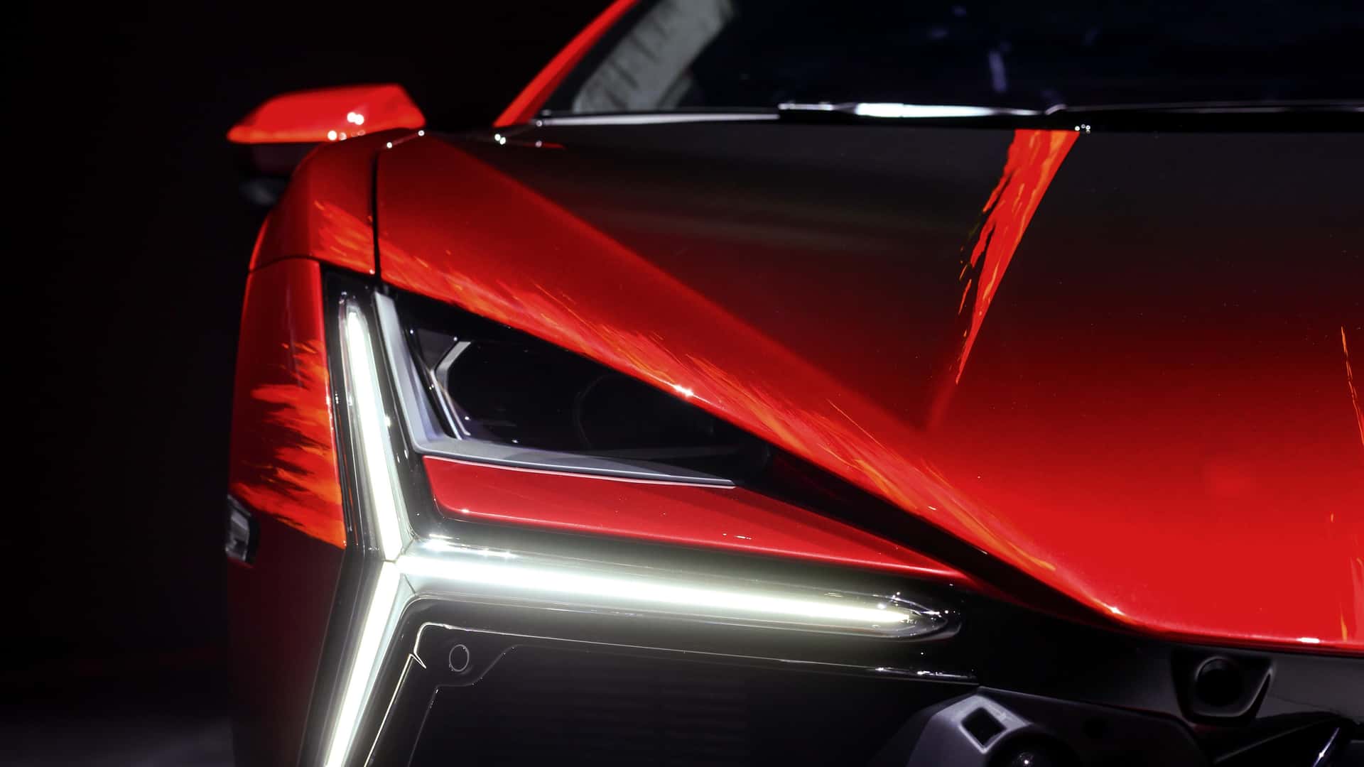 Lamborghini, gelecekte içten yanmalı motorlara bağlı kalacak