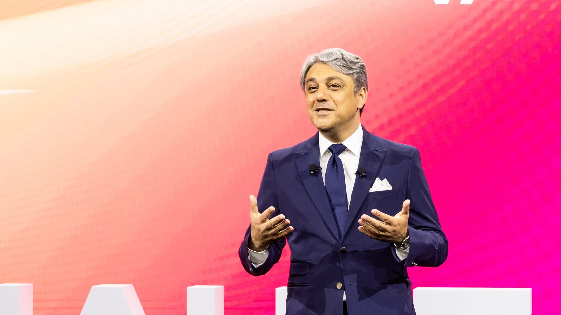 Renault CEO’su Luca de Meo, görevinden istifa ediyor!